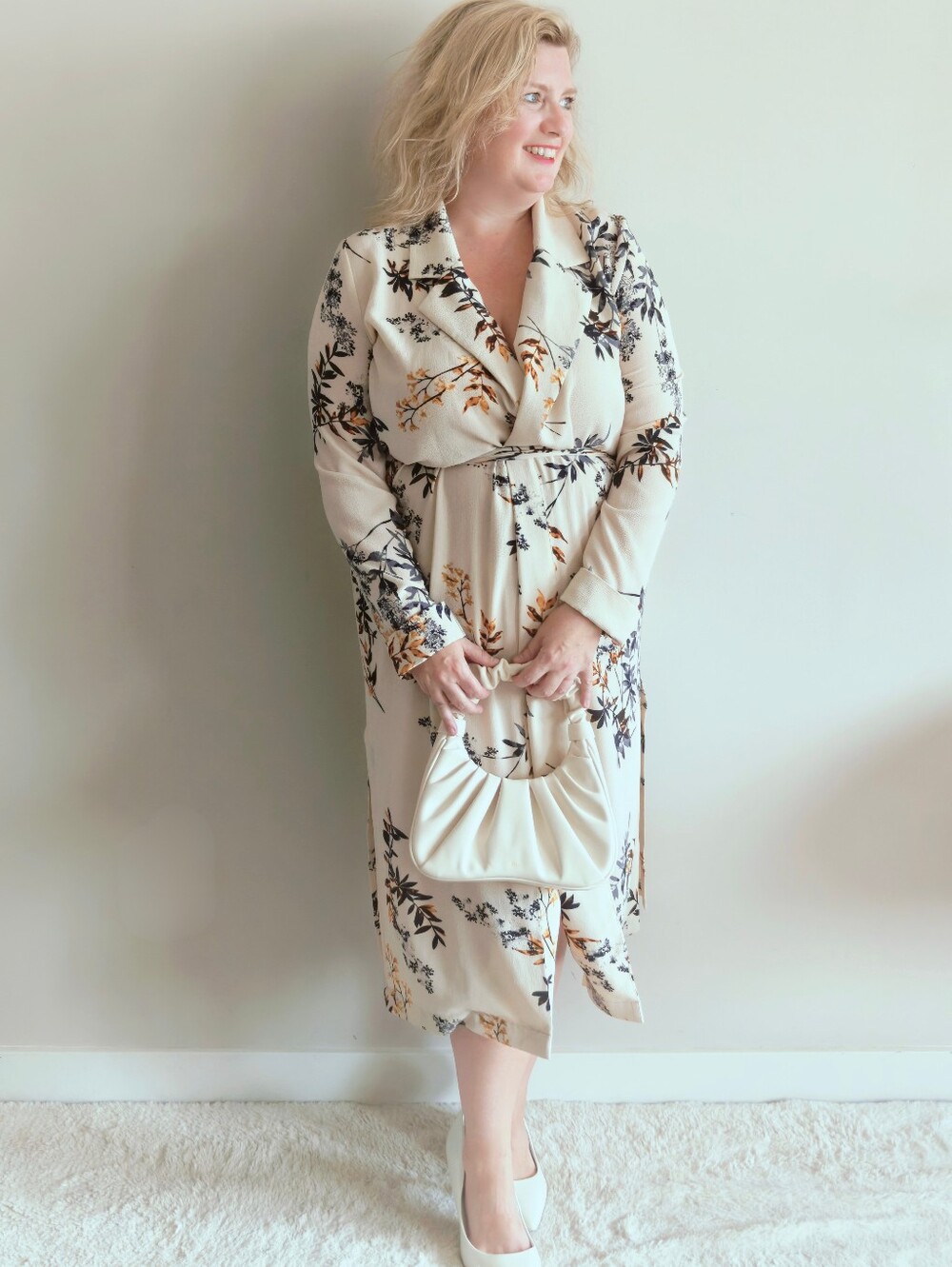 Blacktape Crepe Textured Floral Duster Jacket | Cream Leaf Print | Size Medium